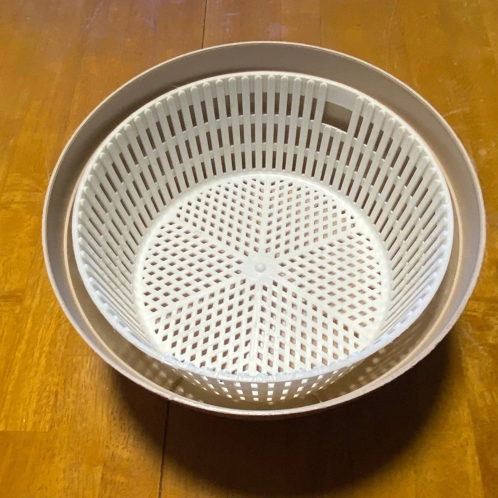 Vintage Mod Dep Salad Spinner Kitchen Tool Beige Tan Italy Manual Per Aliment